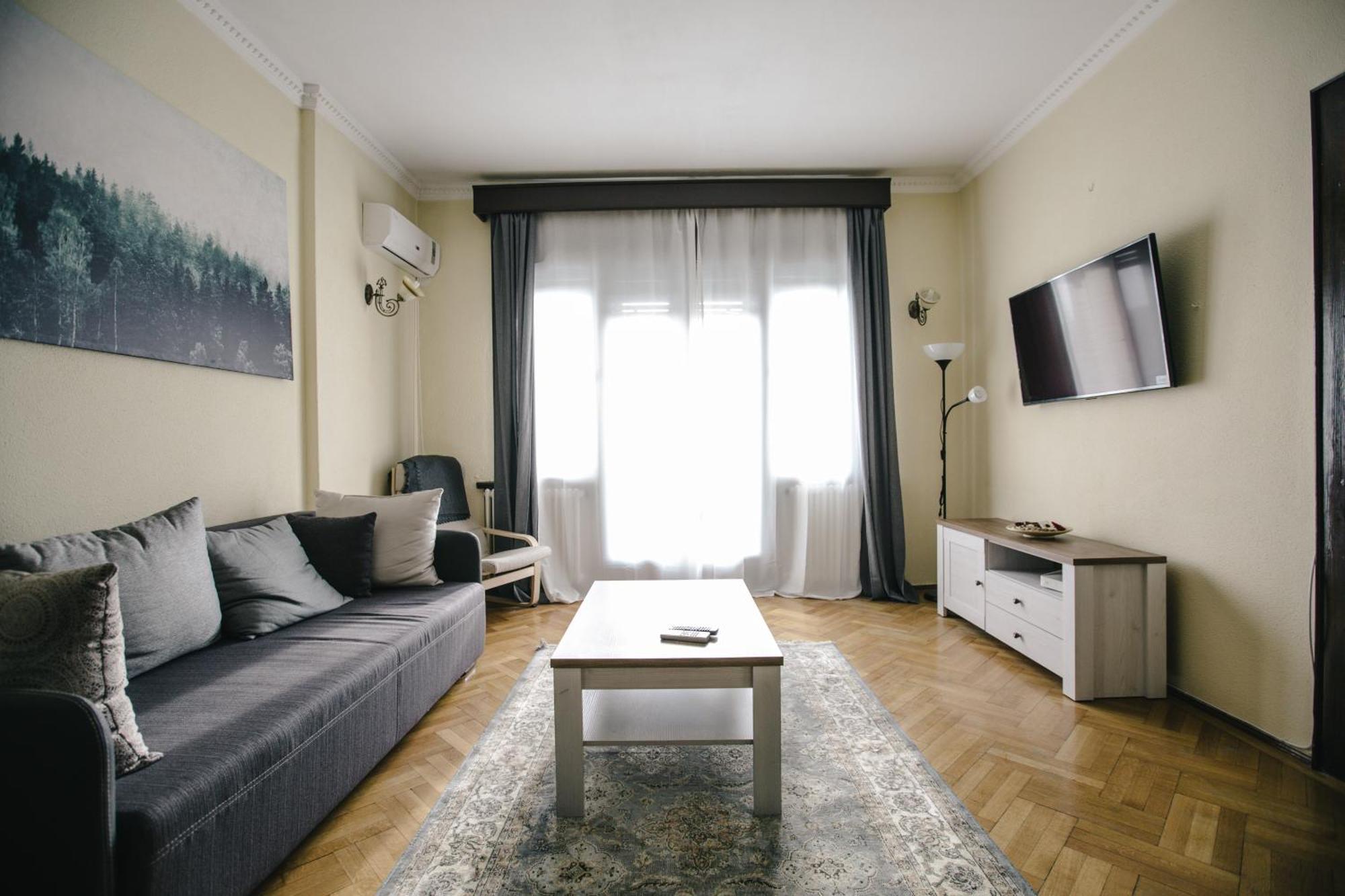 Spacious City View Apartment With Balcony Βουκουρέστι Εξωτερικό φωτογραφία