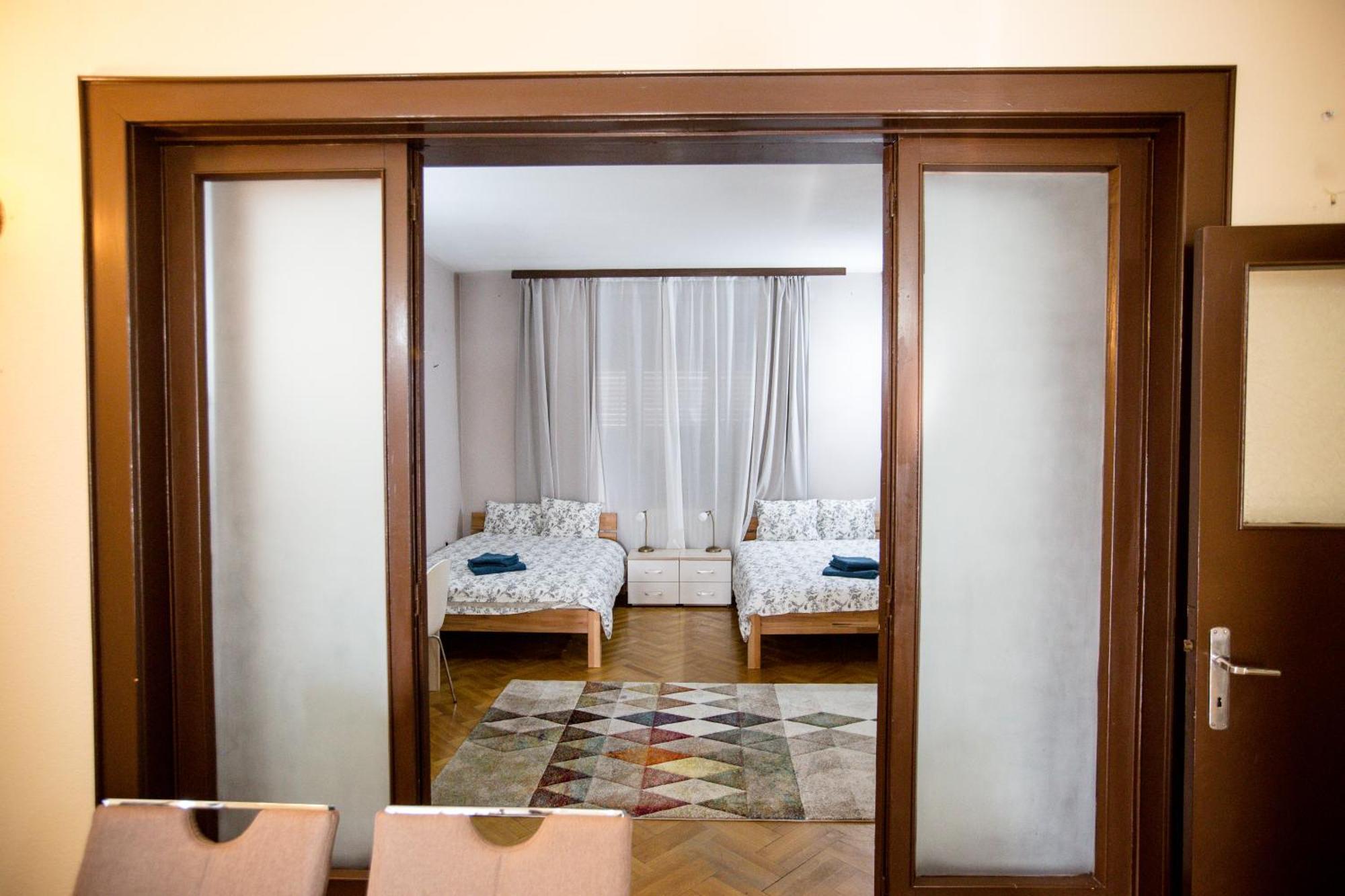 Spacious City View Apartment With Balcony Βουκουρέστι Εξωτερικό φωτογραφία