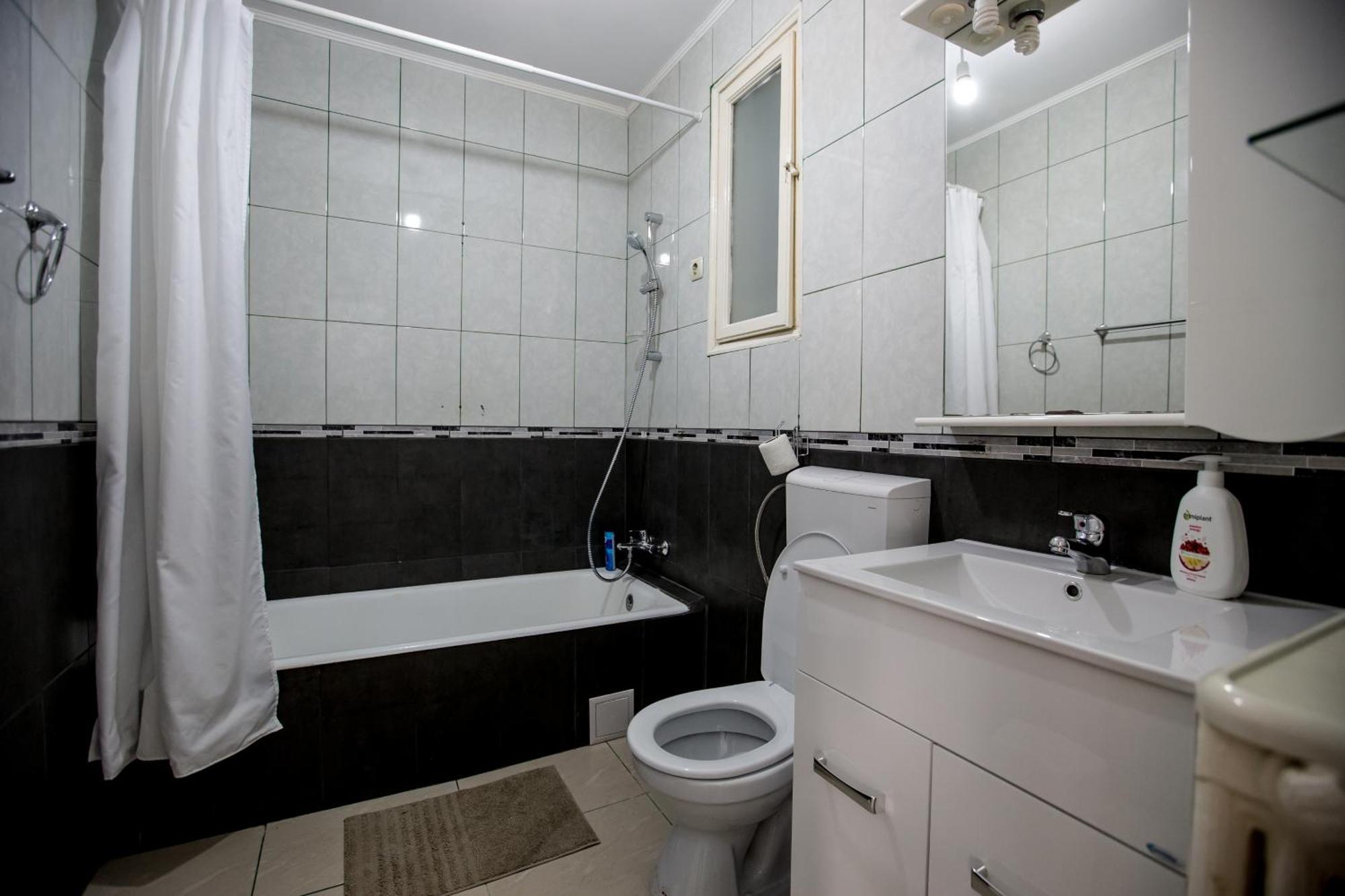 Spacious City View Apartment With Balcony Βουκουρέστι Εξωτερικό φωτογραφία
